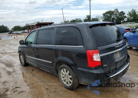 2016 Chrysler Town & Country Touring z USA, uszkodzony, nr VIN 2C4RC1BG2GR292913